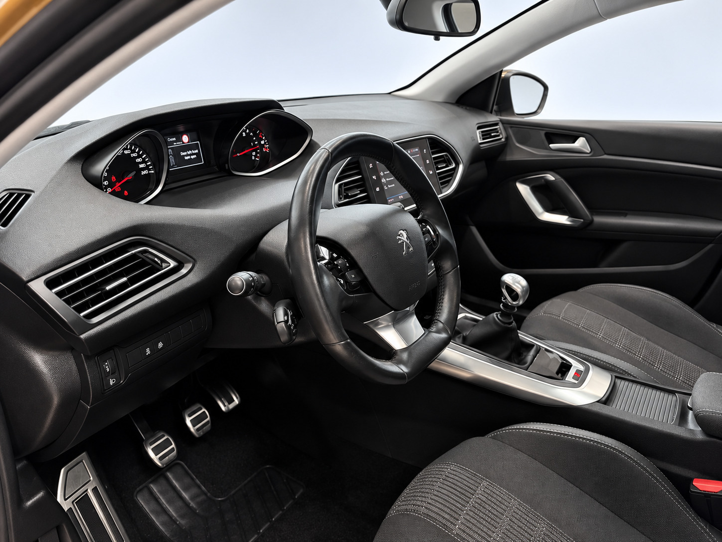 Sort Peugeot 308 fra 2019
