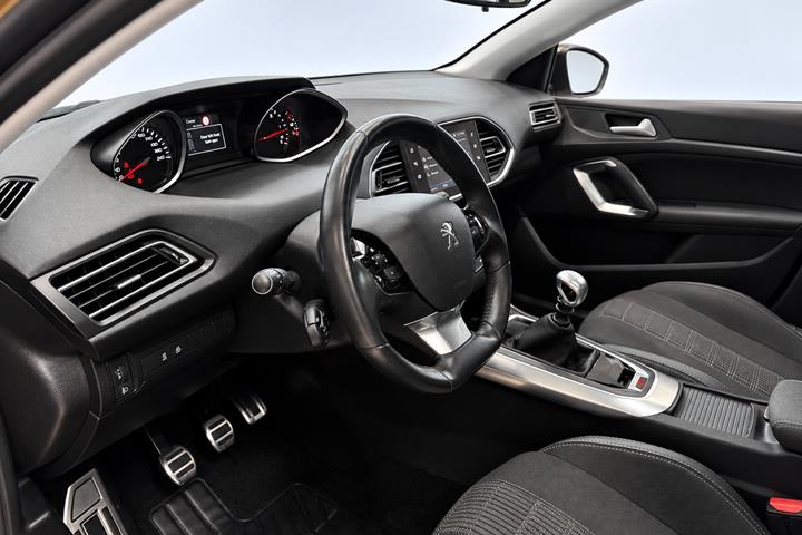 Sort Peugeot 308 fra 2019