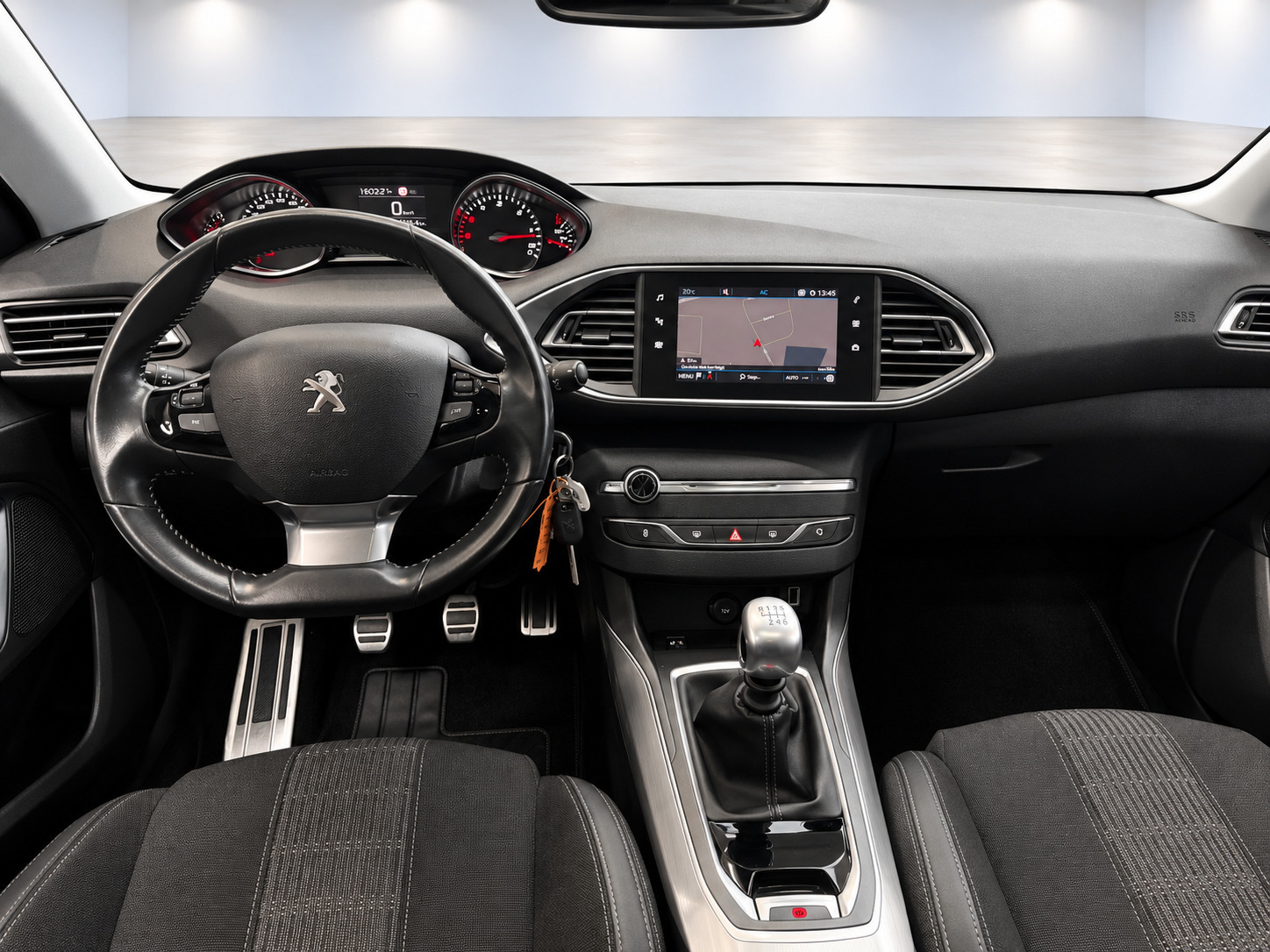 Sort Peugeot 308 fra 2019
