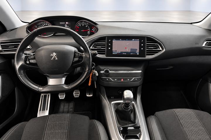 Sort Peugeot 308 fra 2019