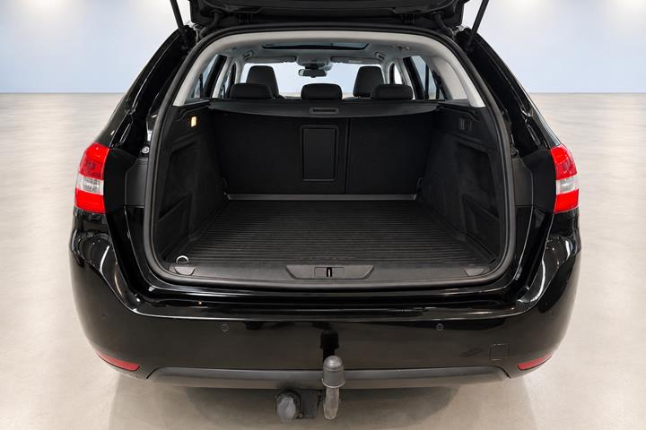 Sort Peugeot 308 fra 2019