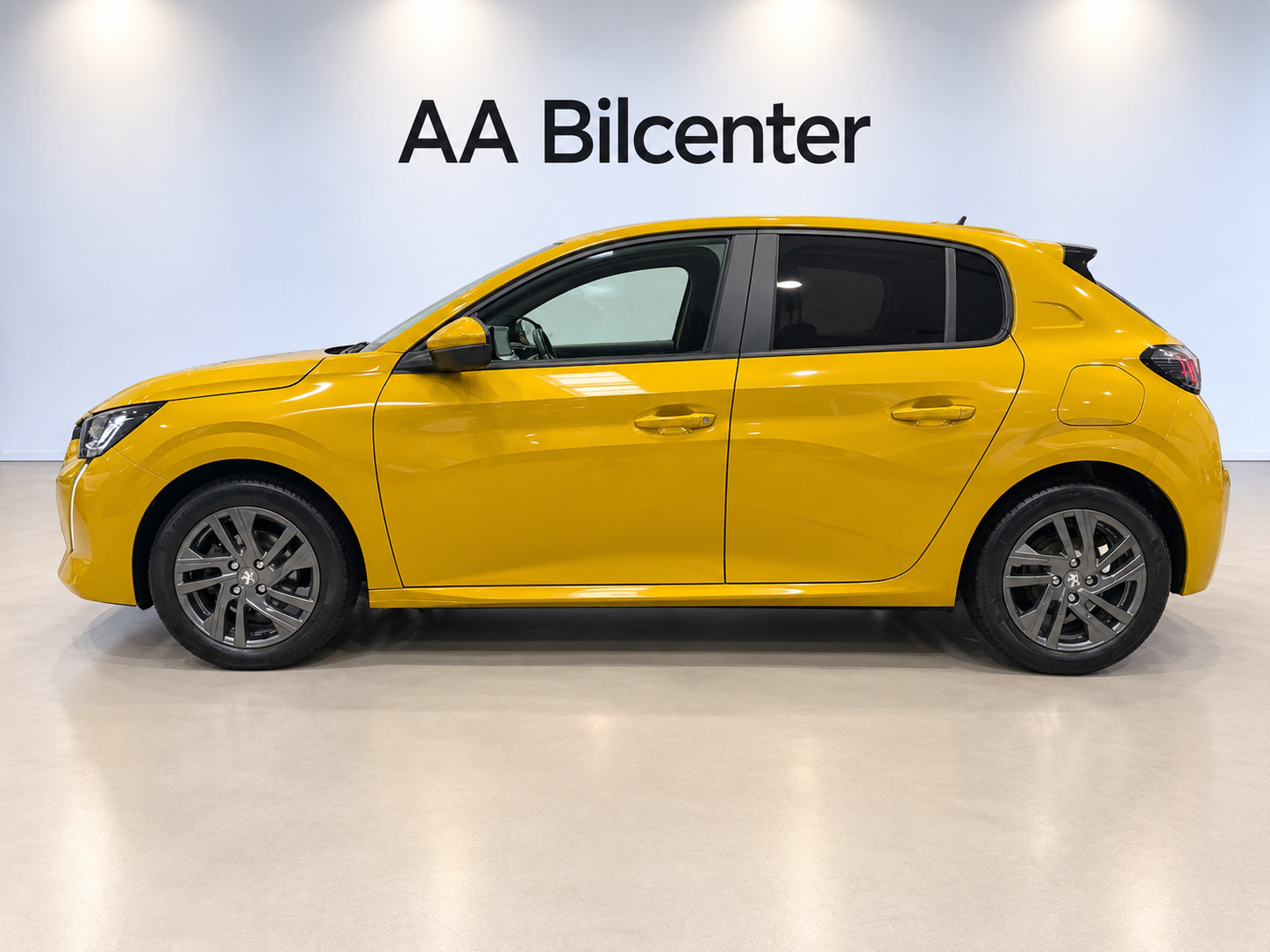 Gul Peugeot 208 fra 2021