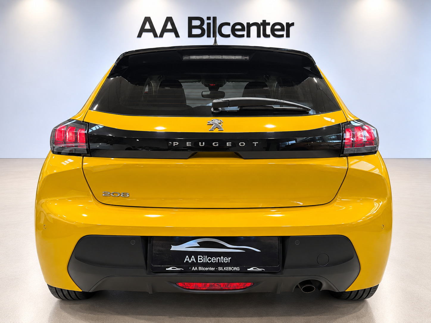 Gul Peugeot 208 fra 2021