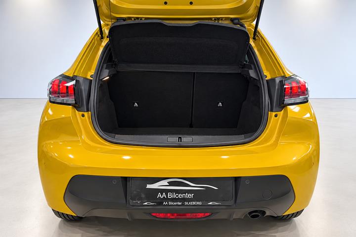 Gul Peugeot 208 fra 2021