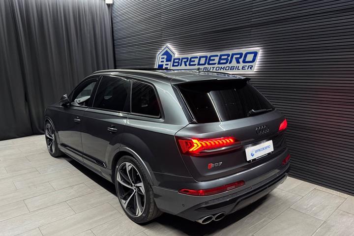 Grå Audi SQ7 fra 2020