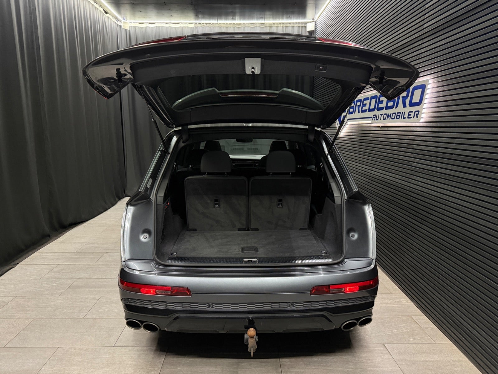 Grå Audi SQ7 fra 2020