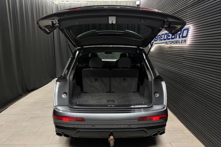 Grå Audi SQ7 fra 2020