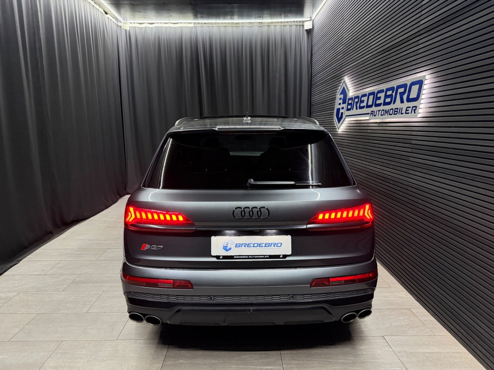 Grå Audi SQ7 fra 2020