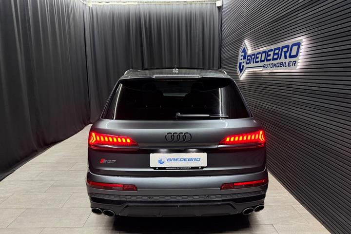 Grå Audi SQ7 fra 2020