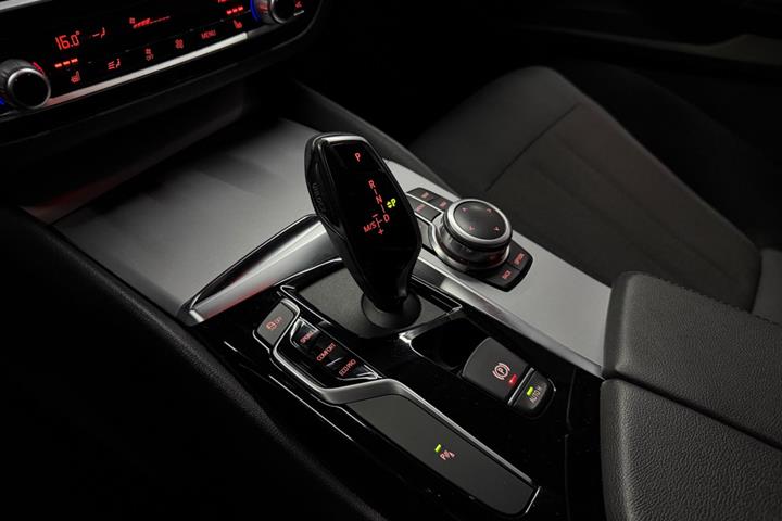 Brun BMW 520d fra 2019