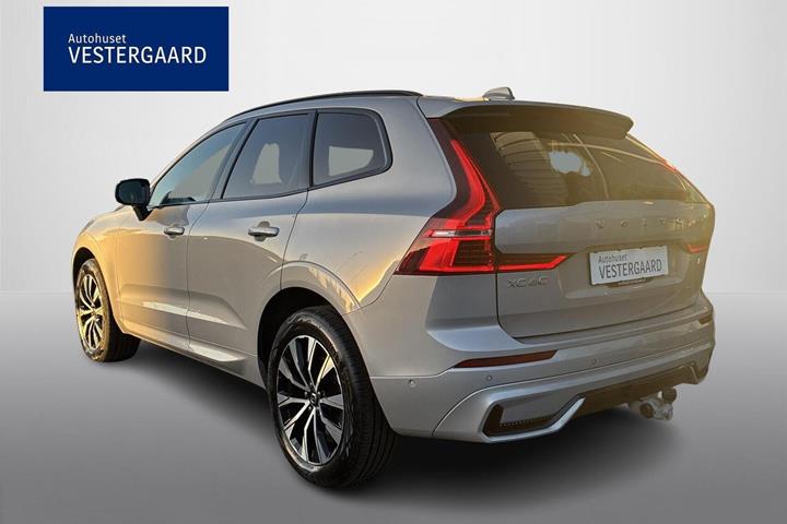 Grå Volvo XC60 fra 2023
