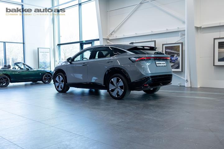 Grå Nissan Ariya fra 2023