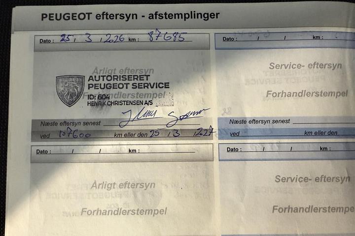 Sølv Peugeot 207 fra 2011