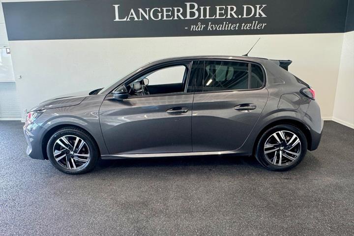 Grå Peugeot 208 fra 2022