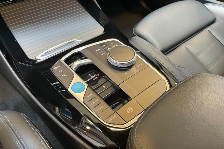 undefined BMW iX3 fra 2023