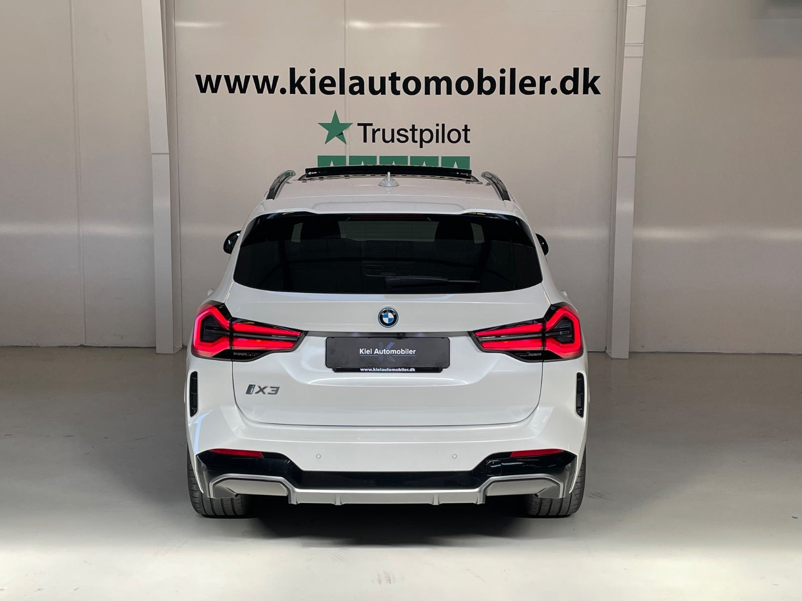 Hvid BMW iX3 fra 2024
