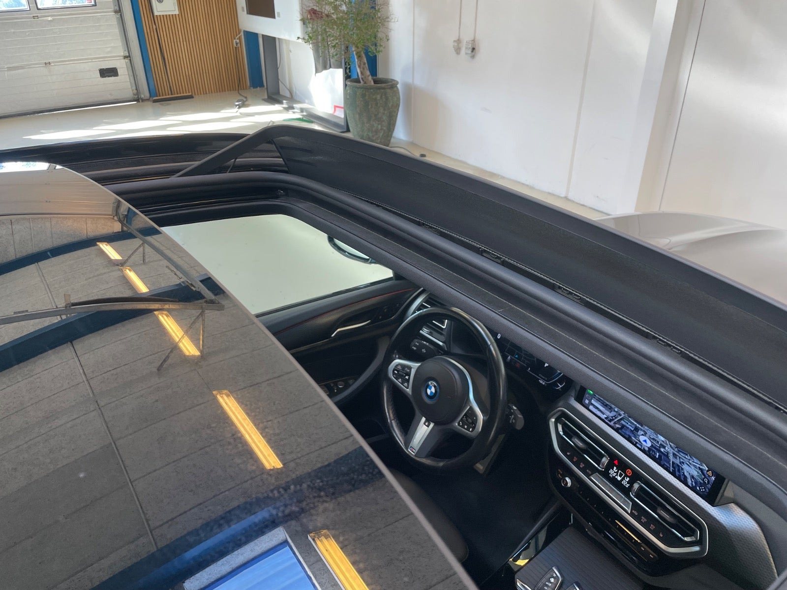Hvid BMW iX3 fra 2024