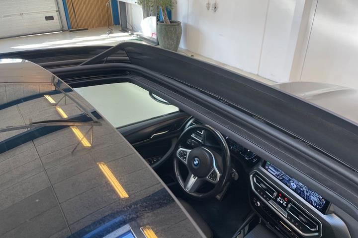 Hvid BMW iX3 fra 2024