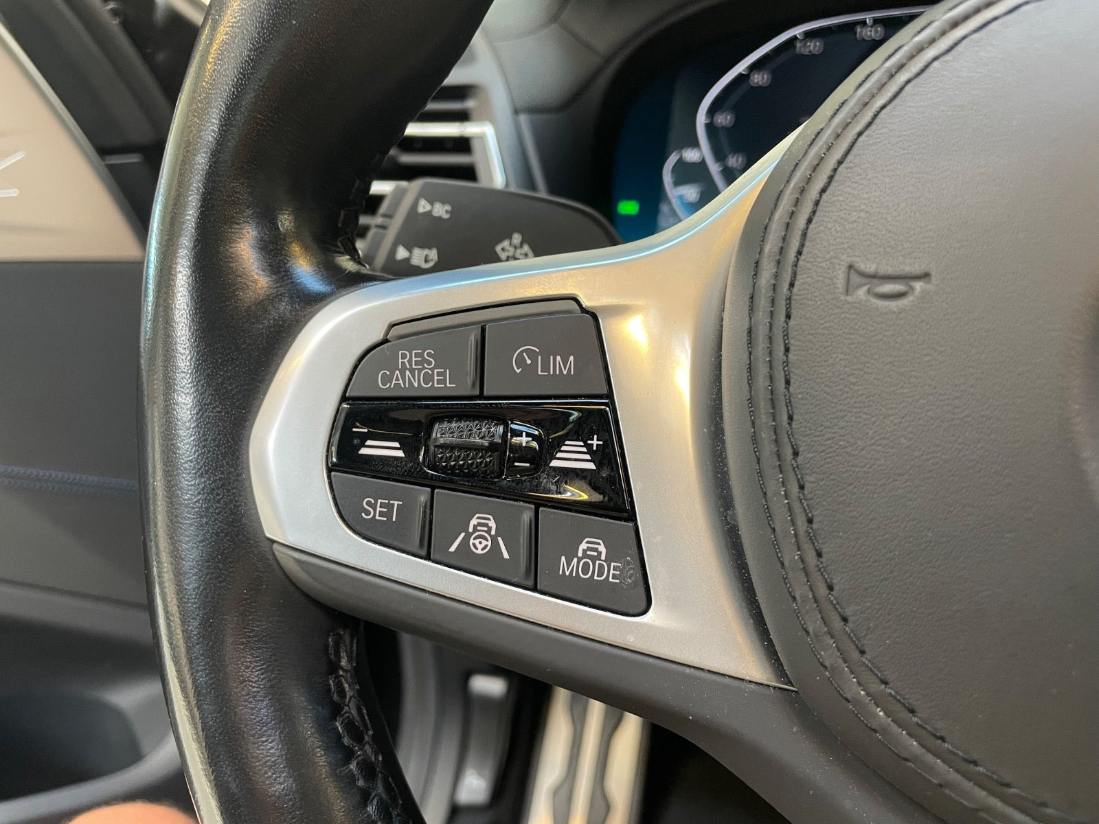 Hvid BMW iX3 fra 2024