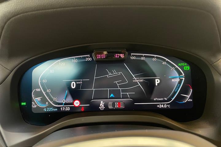 Hvid BMW iX3 fra 2024