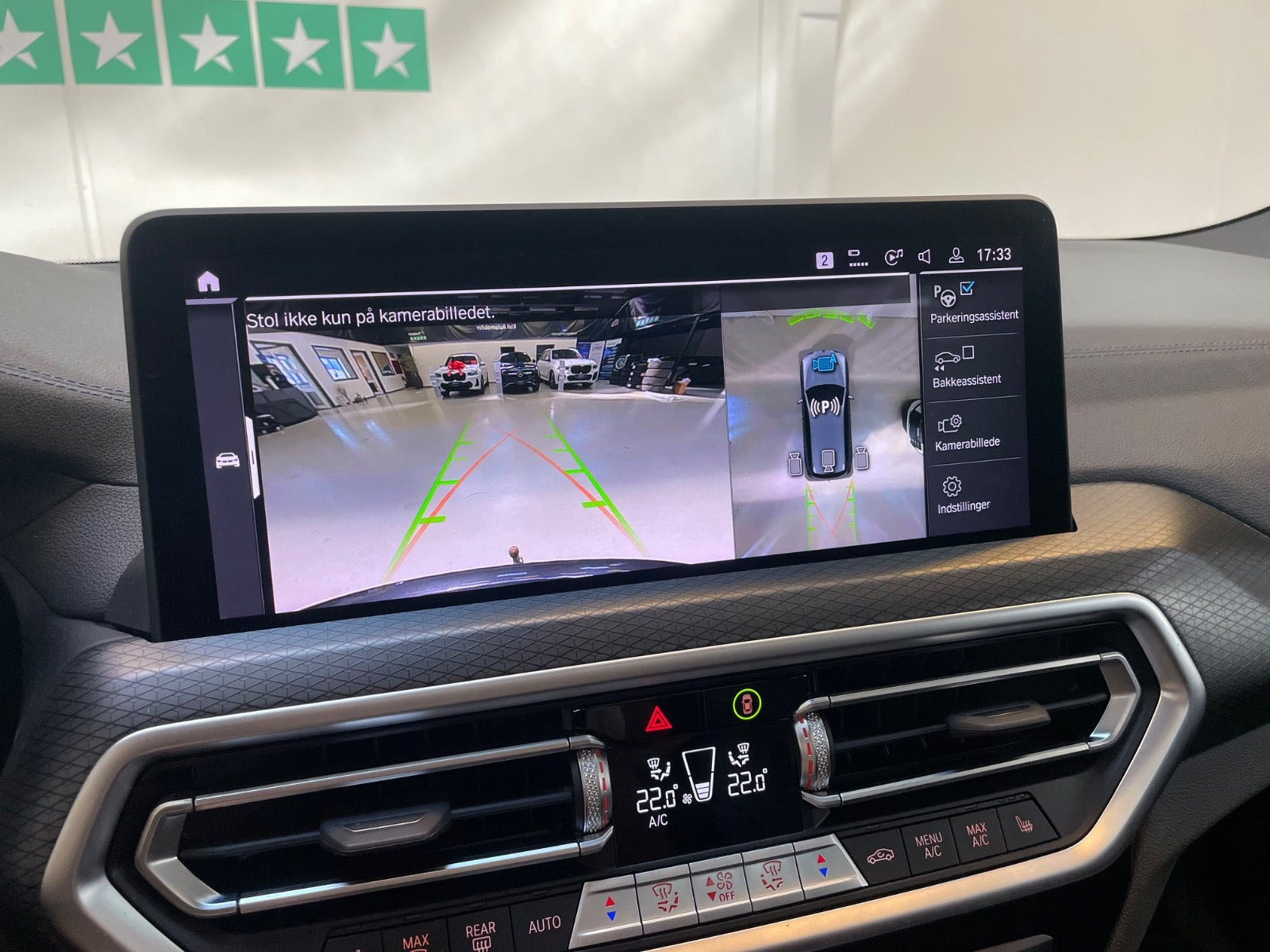 Hvid BMW iX3 fra 2024