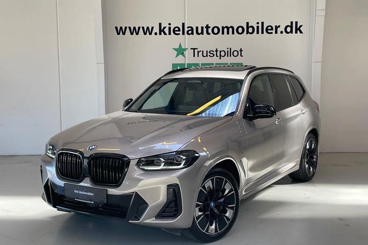 Orange BMW iX3 fra 2023