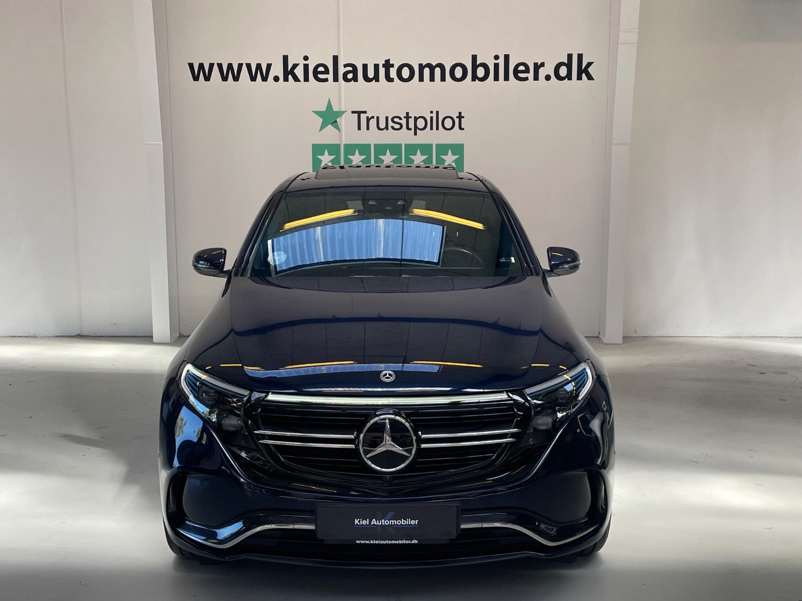 Blå Mercedes EQC400 fra 2021