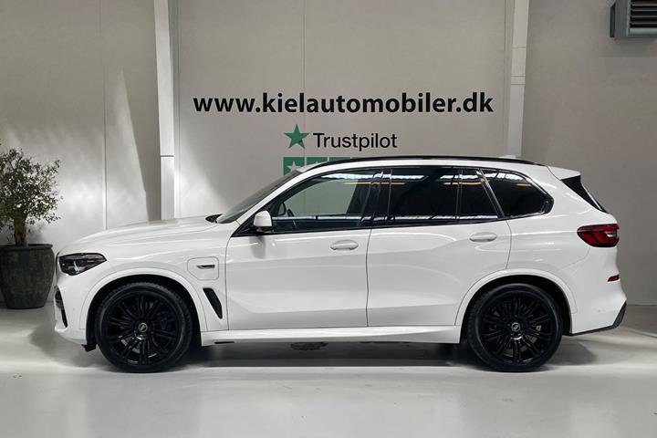 undefined BMW X5 fra 2021
