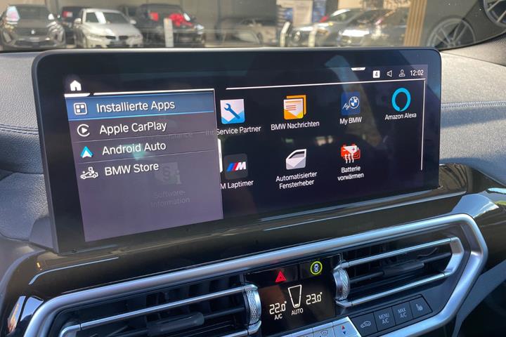 Grå BMW iX3 fra 2023