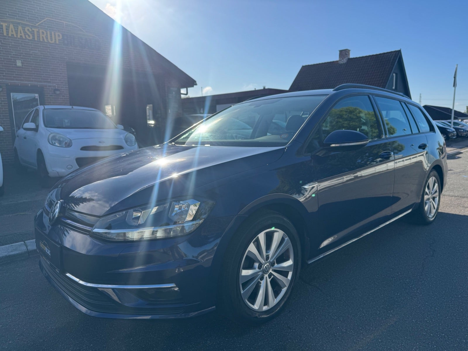 Blå VW Golf VII fra 2019