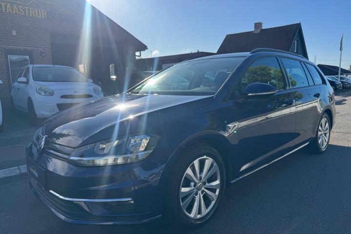 Blå VW Golf VII fra 2019
