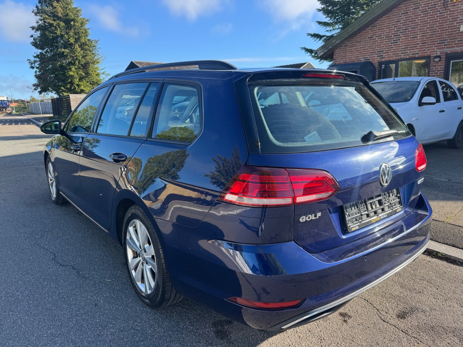 Blå VW Golf VII fra 2019