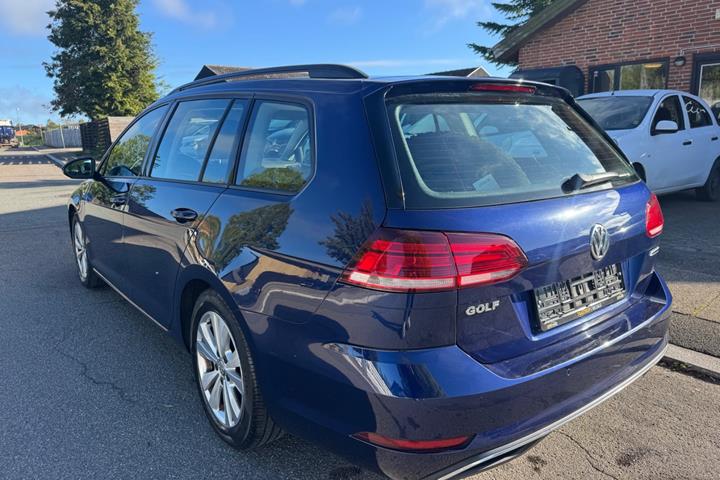 Blå VW Golf VII fra 2019