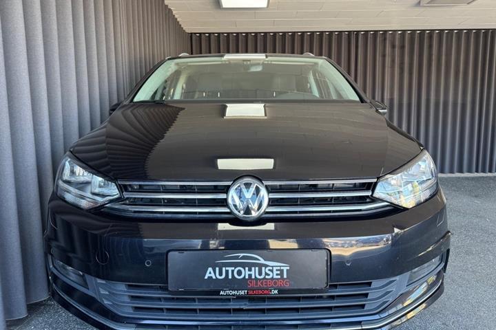 Sort VW Touran fra 2018
