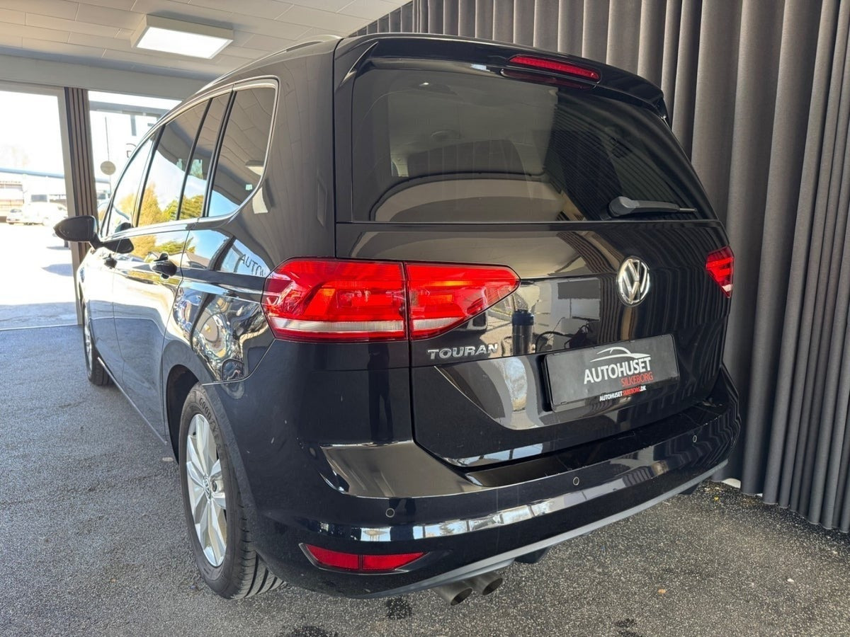 Sort VW Touran fra 2018
