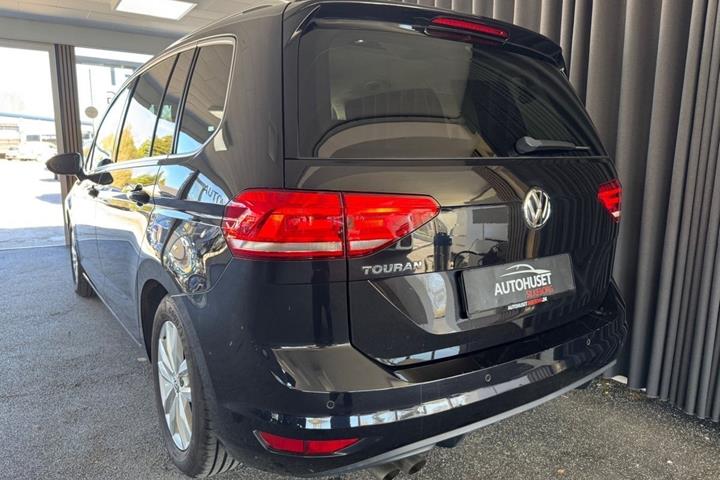 Sort VW Touran fra 2018
