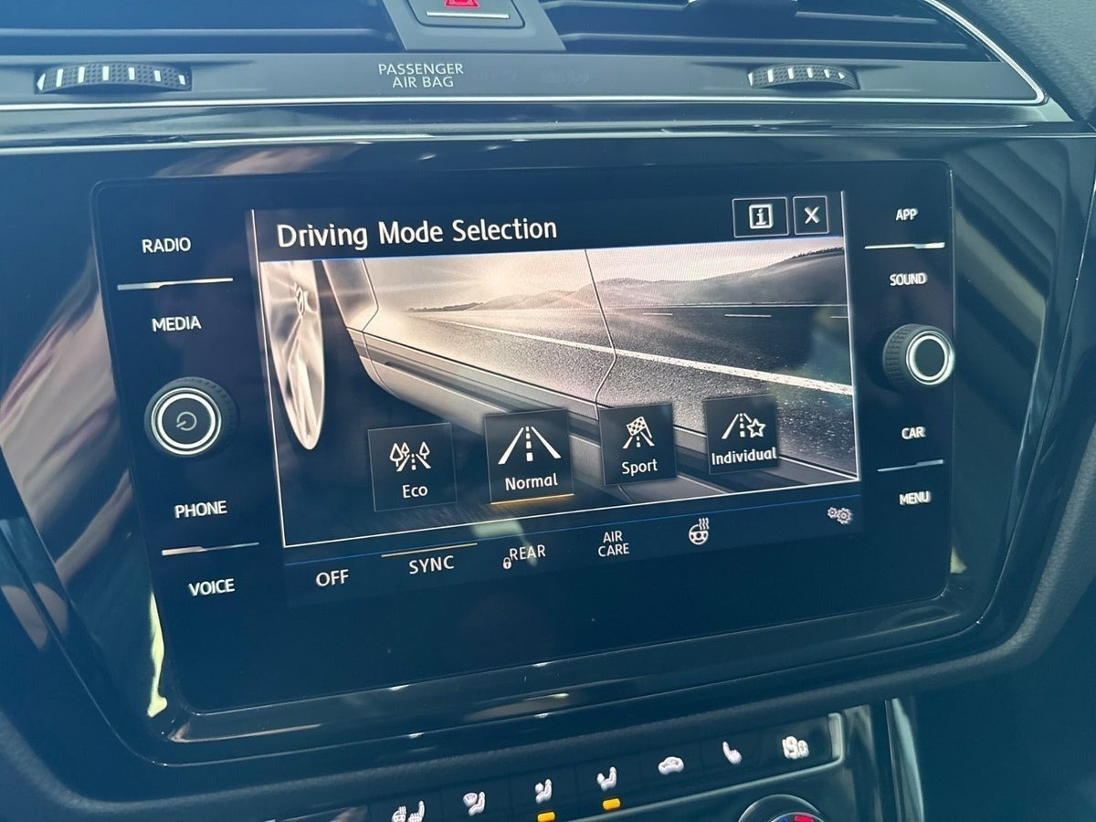 Sort VW Touran fra 2018