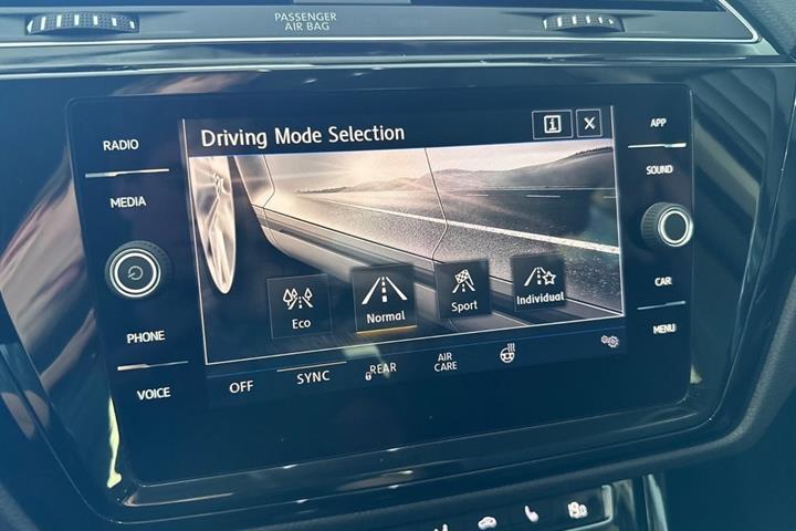 Sort VW Touran fra 2018