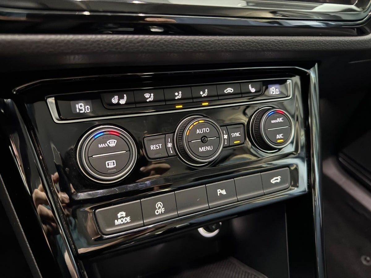 Sort VW Touran fra 2018