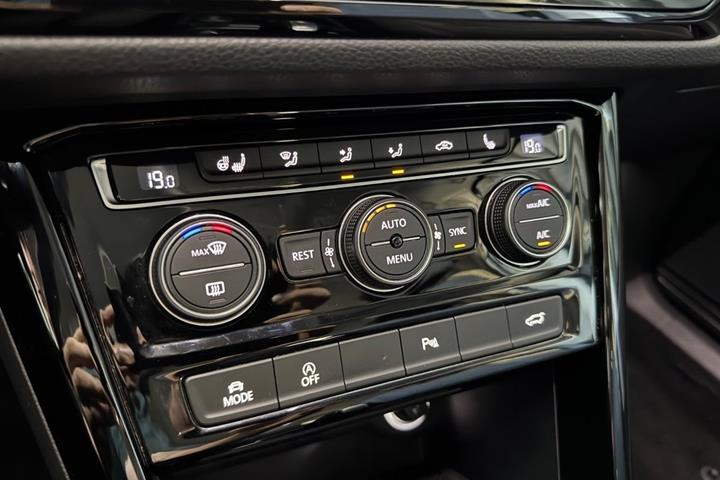 Sort VW Touran fra 2018