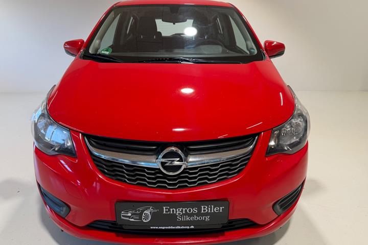 Rød Opel Karl fra 2016