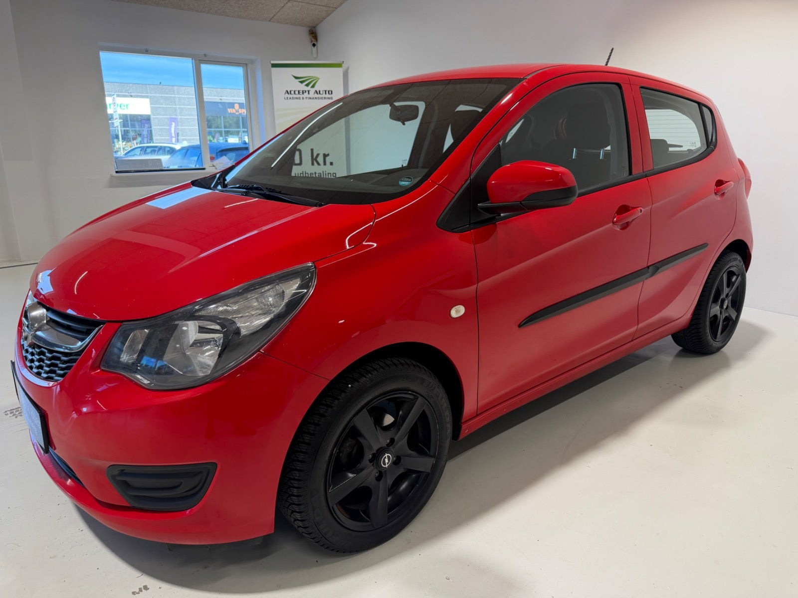 Rød Opel Karl fra 2016