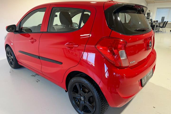 Rød Opel Karl fra 2016
