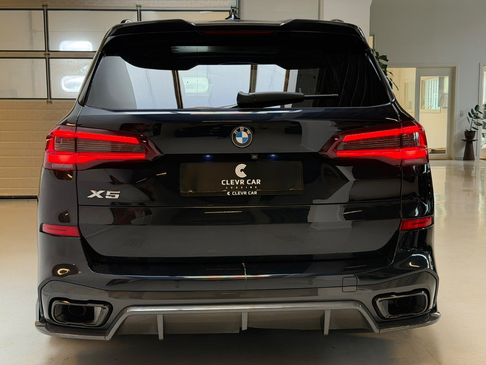 Sort BMW X5 fra 2020