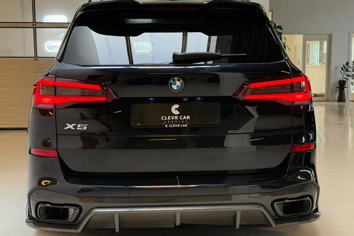 Sort BMW X5 fra 2020