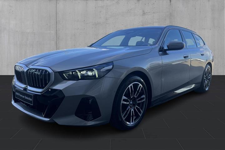 Orange BMW i5 fra 2026