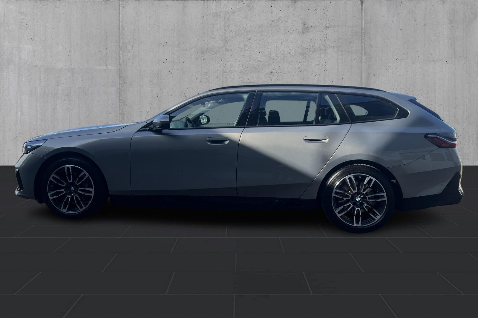 Orange BMW i5 fra 2026