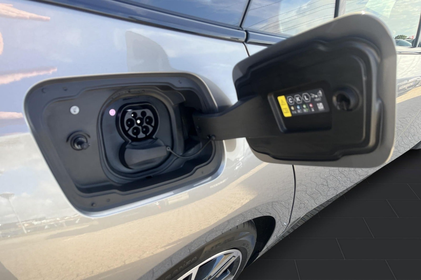 Orange BMW i5 fra 2026