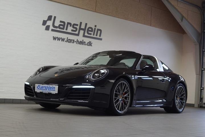 Sort Porsche 911 Targa 4S fra 2017