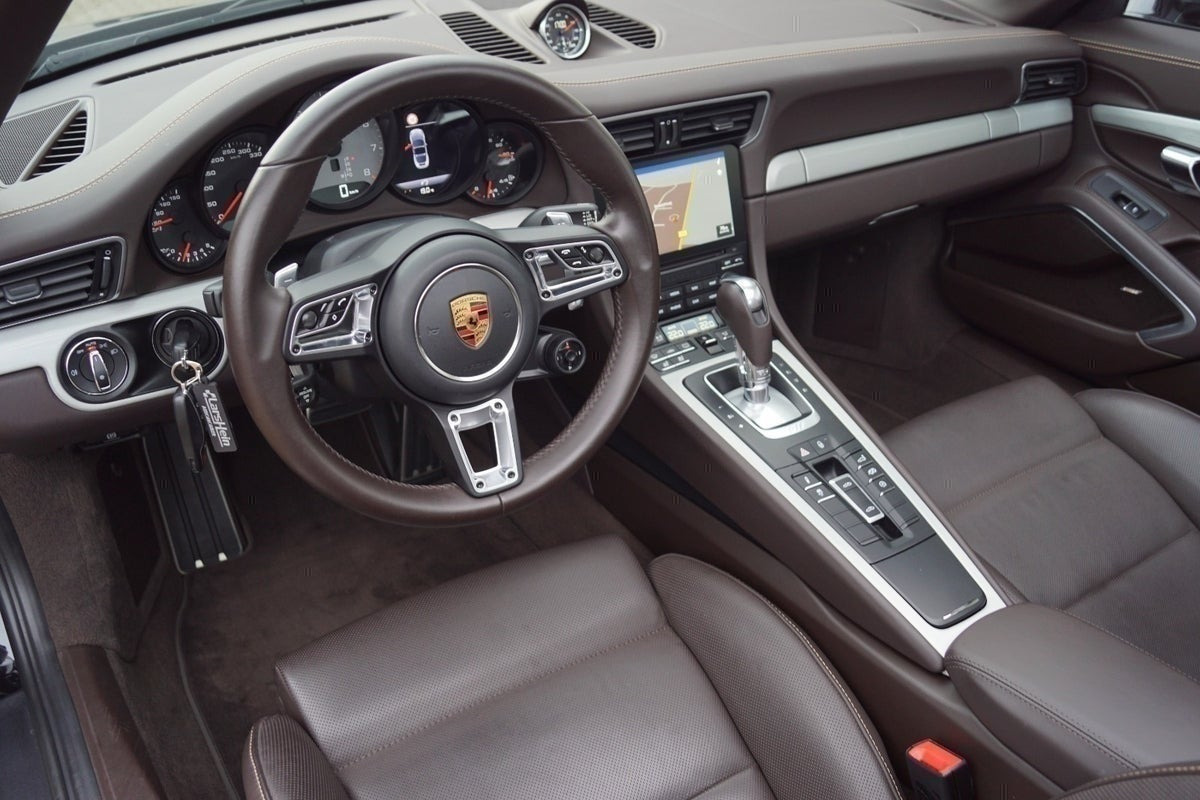 Sort Porsche 911 Targa 4S fra 2017